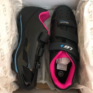 Louis Garneau Cycle Shoes- 41- w SPD cleats